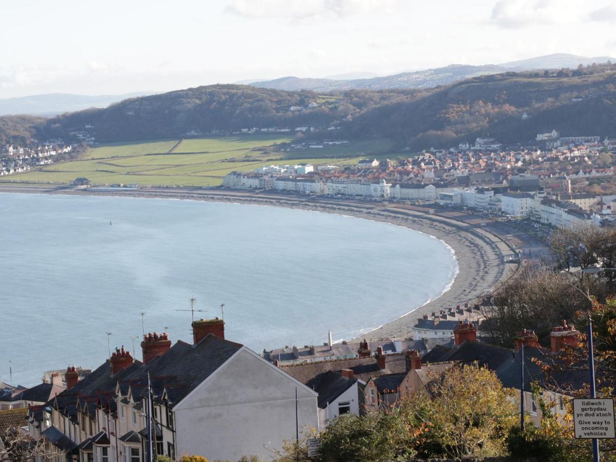 Llys Madoc, First Floor Flat Apartment Penmaenmawr ภายนอก รูปภาพ