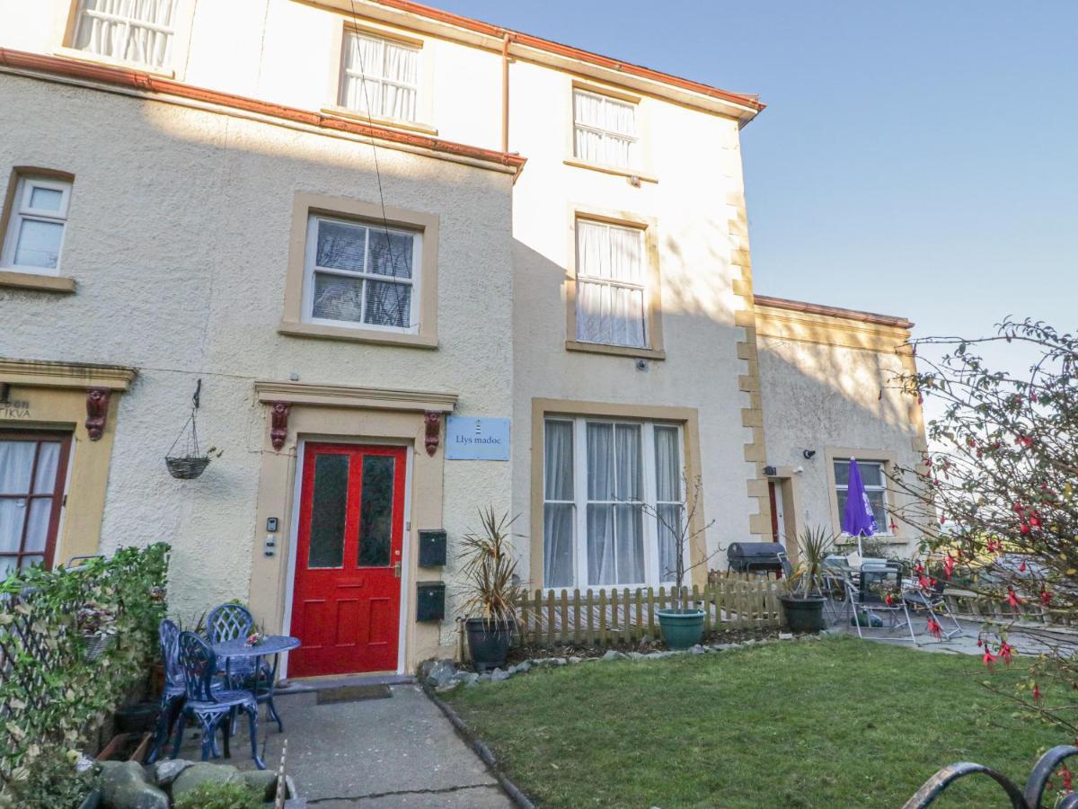 Llys Madoc, First Floor Flat Apartment Penmaenmawr ภายนอก รูปภาพ