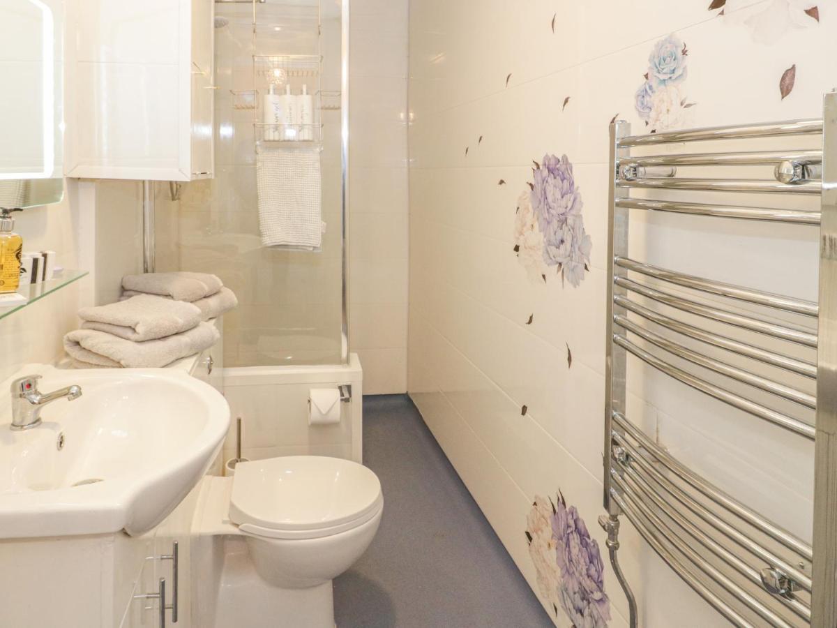 Llys Madoc, First Floor Flat Apartment Penmaenmawr ภายนอก รูปภาพ