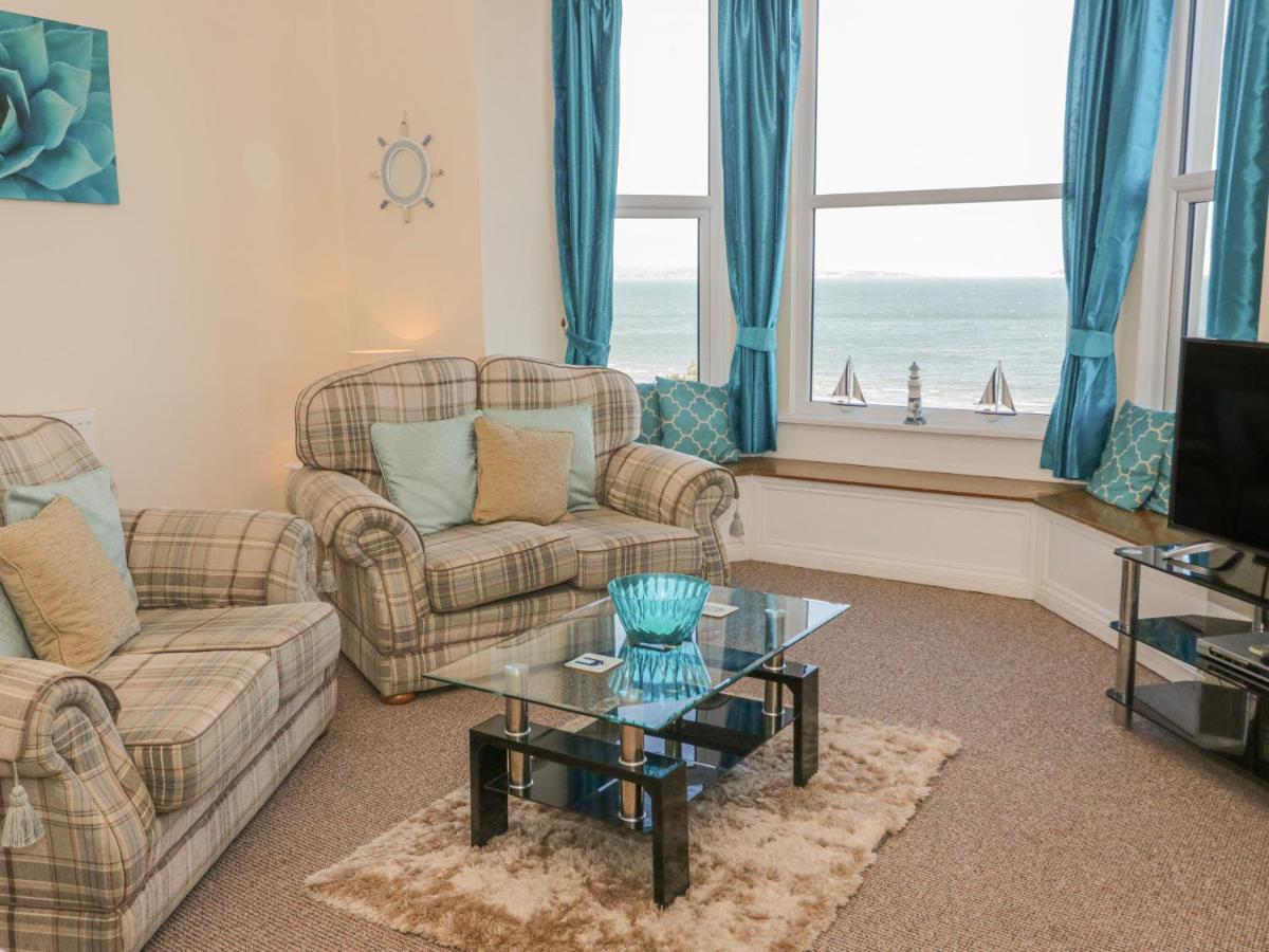Llys Madoc, First Floor Flat Apartment Penmaenmawr ภายนอก รูปภาพ