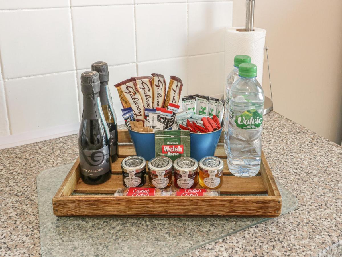 Llys Madoc, First Floor Flat Apartment Penmaenmawr ภายนอก รูปภาพ